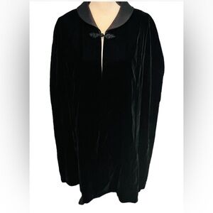 Patra Vintage Velvet Cape Medium